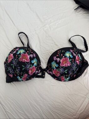 Victorias secret very sexy Floral spring Embroidered Black Push-Up Bra 36C